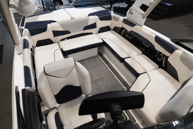 Slide: The Image of Malibu 22LSV 2019 - 27