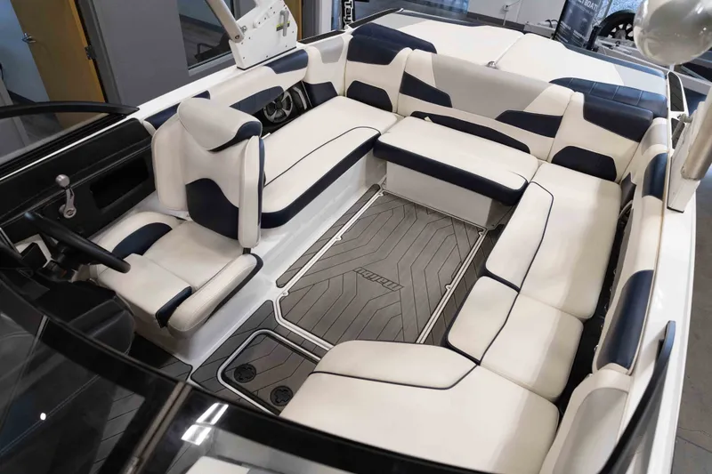 Slide: The Image of Malibu 22LSV 2019 - 29
