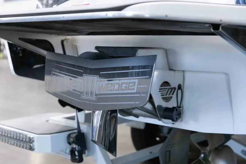 Slide: The Image of Malibu 22LSV 2019 - 7