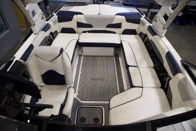 Slide: The Image of Malibu 22LSV 2019 - 22