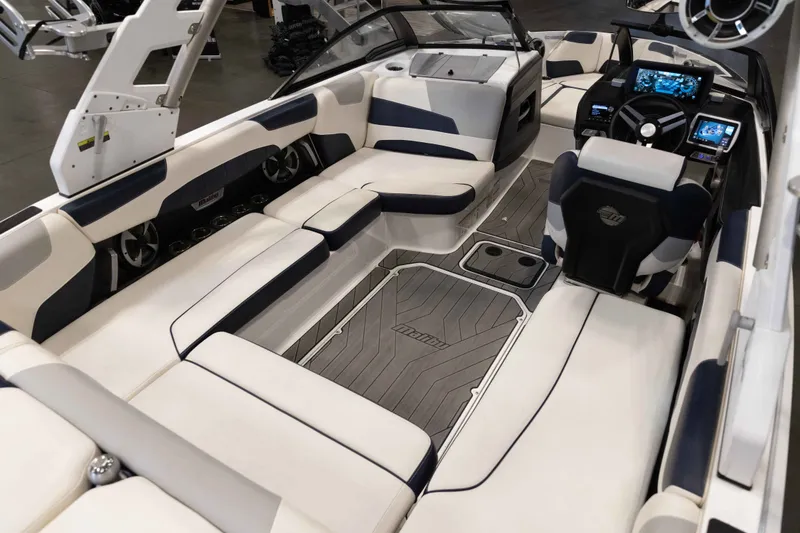 Slide: The Image of Malibu 22LSV 2019 - 25
