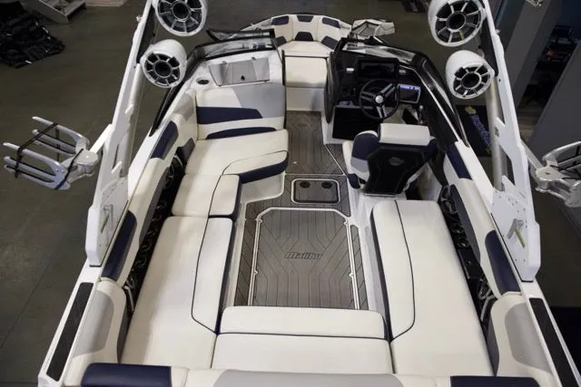 Slide: The Image of Malibu 22LSV 2019 - 11