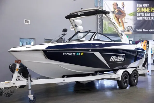 Slide: The Image of Malibu 22LSV 2019 - 1