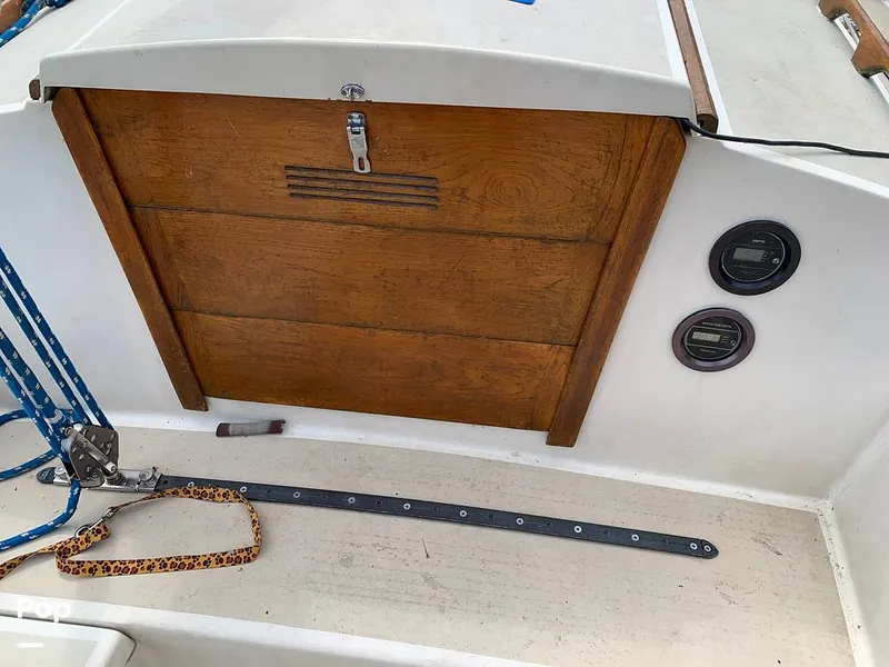 Slide: The Image of O'Day 29 1982 - 9195077