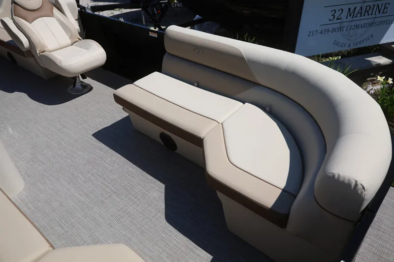 Slide: The Image of Veranda Vista View 20RC 2026 - 10