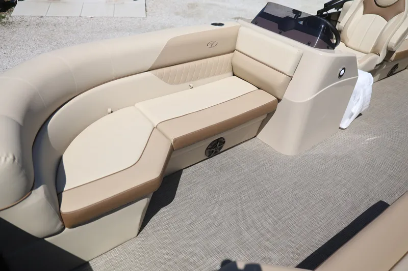 Slide: The Image of Veranda Vista View 20RC 2026 - 9