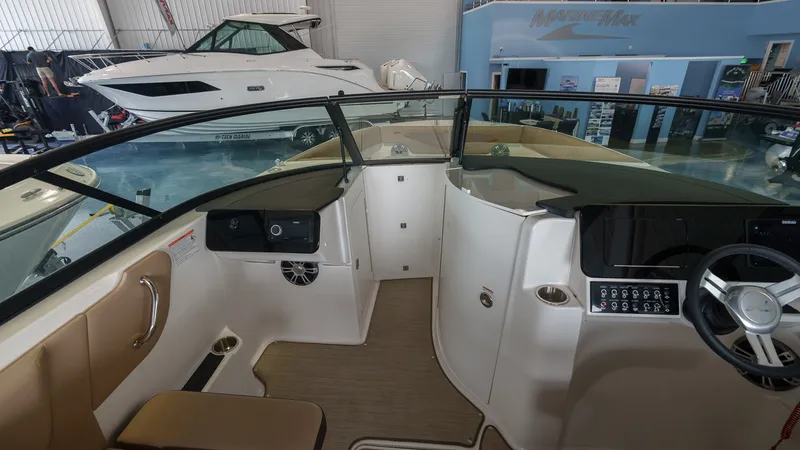 Slide: The Image of Sea Ray SDX 270 Outboard 2025 - 10