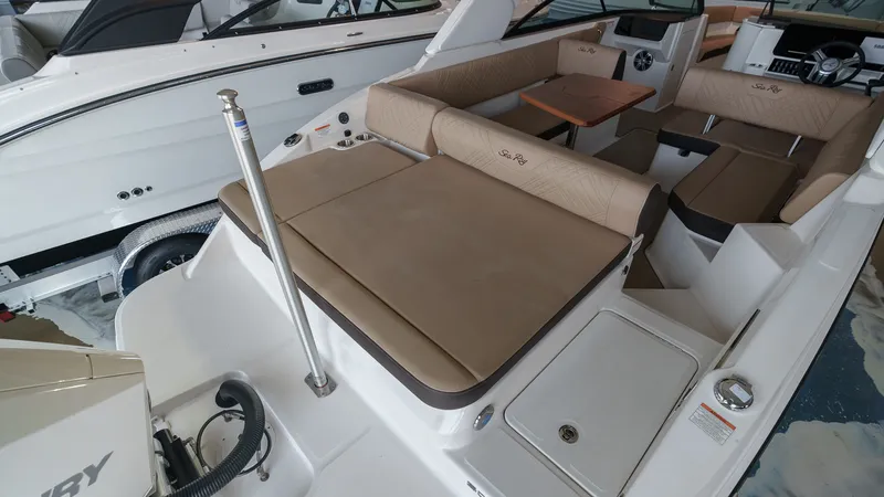 Slide: The Image of Sea Ray SDX 270 Outboard 2025 - 28