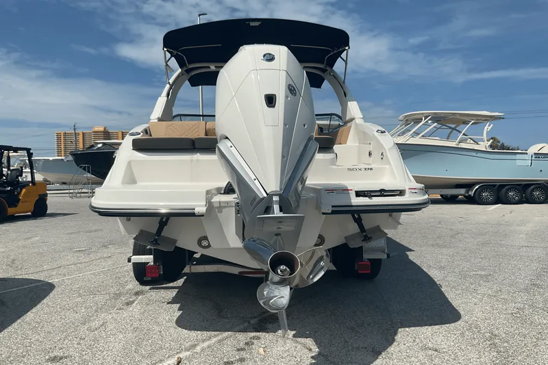 Slide: The Image of Sea Ray SDX 270 Outboard 2025 - 4