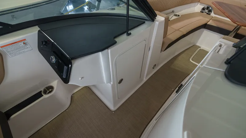 Slide: The Image of Sea Ray SDX 270 Outboard 2025 - 8