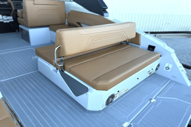 Slide: The Image of Cruisers Yachts 34 GLS Outboard 2025 - 10