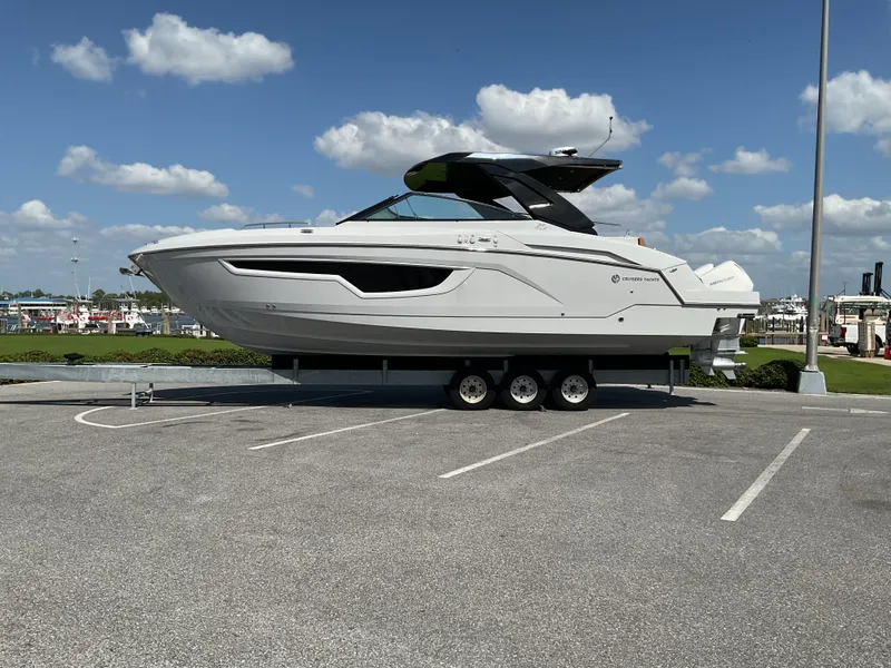 Slide: The Image of Cruisers Yachts 34 GLS Outboard 2025 - 54