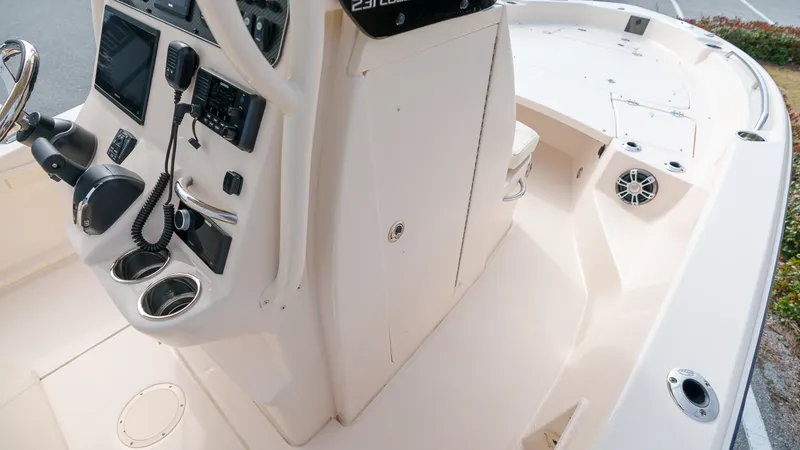 Slide: The Image of Grady-White 231 CE 2025 - 21