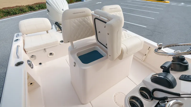 Slide: The Image of Grady-White 231 CE 2025 - 38