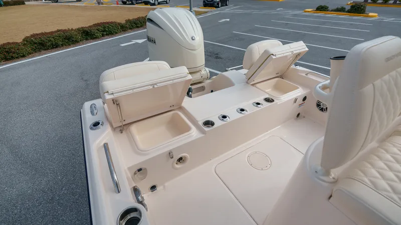 Slide: The Image of Grady-White 231 CE 2025 - 40