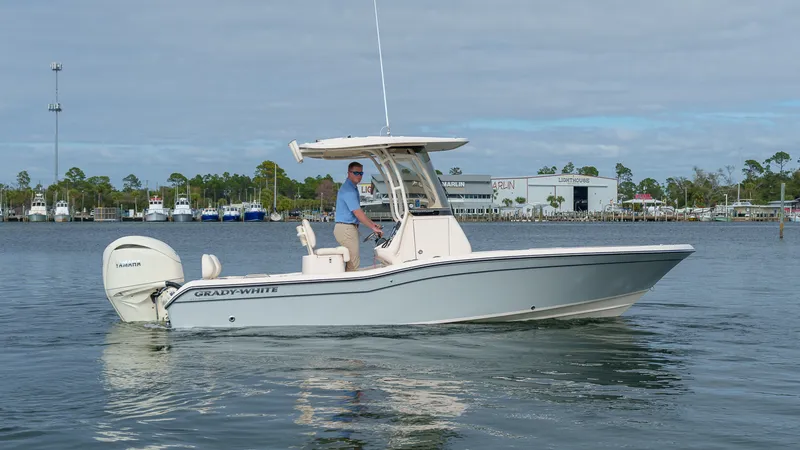 Slide: The Image of Grady-White 231 CE 2025 - 6