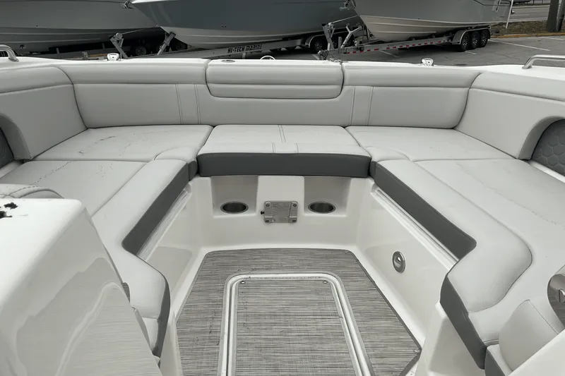 Slide: The Image of Sea Ray SDX 290 Outboard 2025 - 15