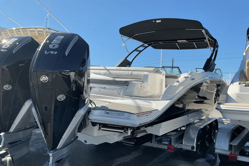 Slide: The Image of Sea Ray SDX 290 Outboard 2025 - 2