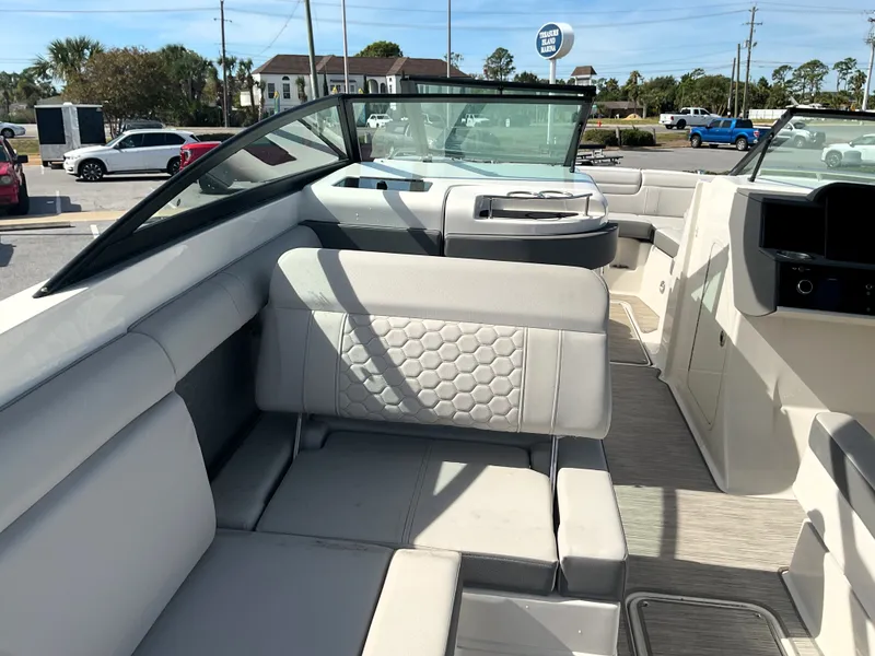 Slide: The Image of Sea Ray SDX 290 Outboard 2025 - 26