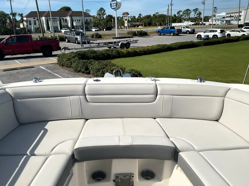 Slide: The Image of Sea Ray SDX 290 Outboard 2025 - 33