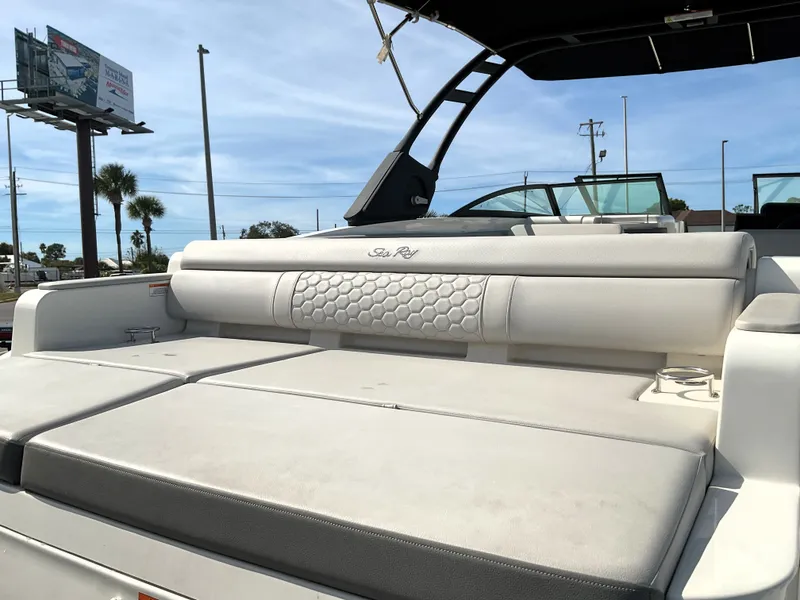 Slide: The Image of Sea Ray SDX 290 Outboard 2025 - 44