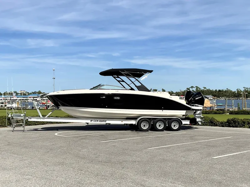 Slide: The Image of Sea Ray SDX 290 Outboard 2025 - 49