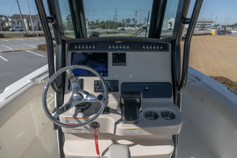 Slide: The Image of Boston Whaler 250 Outrage 2025 - 27