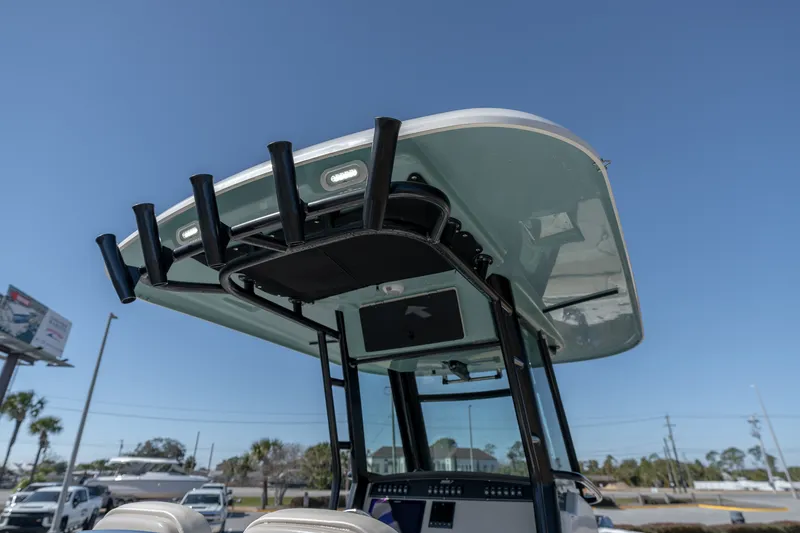 Slide: The Image of Boston Whaler 250 Outrage 2025 - 43