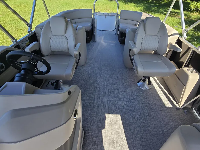 Slide: The Image of Tahoe Pontoons 2385 LTZ QUAD LOUNGER 2026 - 13