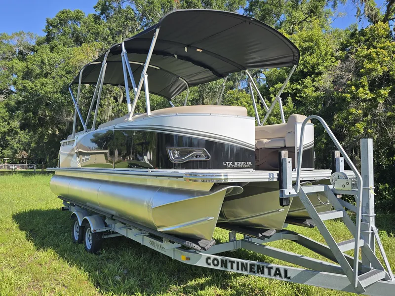 Slide: The Image of Tahoe Pontoons 2385 LTZ QUAD LOUNGER 2026 - 1