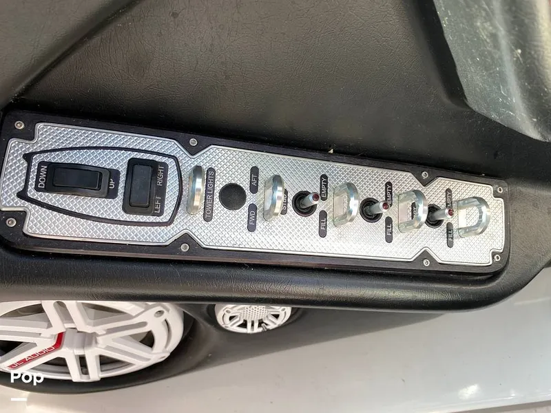 Slide: The Image of Mastercraft X25 2010 - 9162320