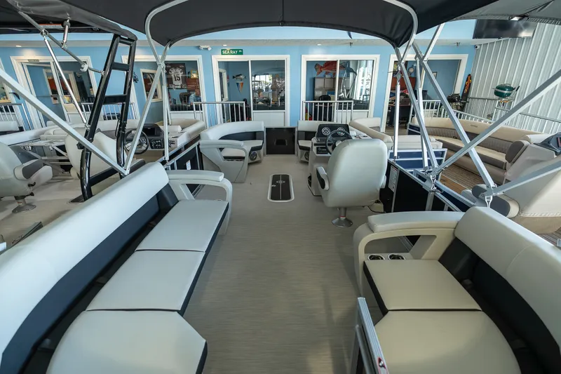 Slide: The Image of Harris Breeze 230 2025 - 1