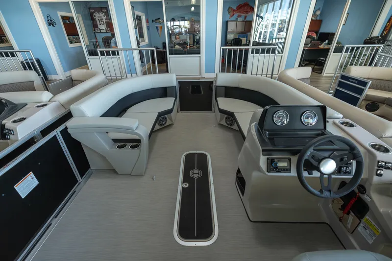 Slide: The Image of Harris Breeze 230 2025 - 2