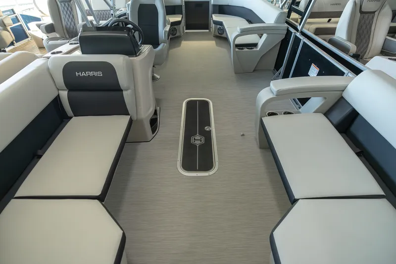 Slide: The Image of Harris Breeze 230 2025 - 7