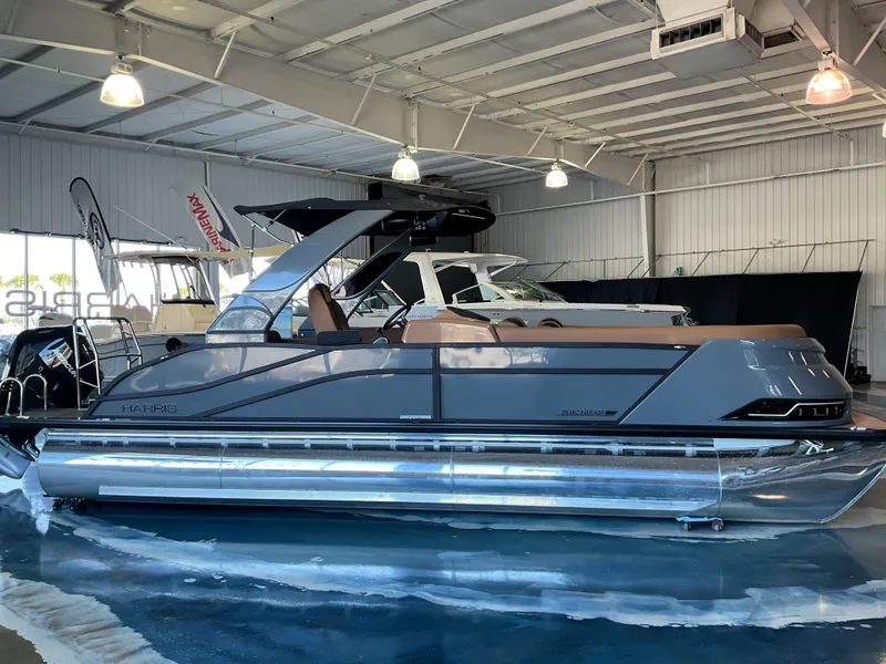 Slide: The Image of Harris Grand Mariner 250 2025 - 2