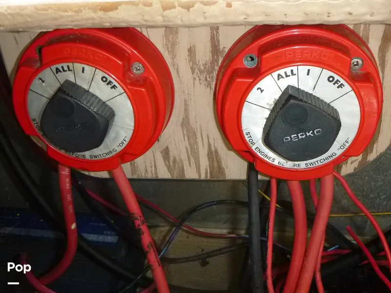 Slide: The Image of Battery Switches - 9107059