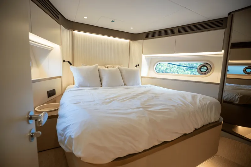 Slide: The Image of Azimut Magellano 60 2025 - 29