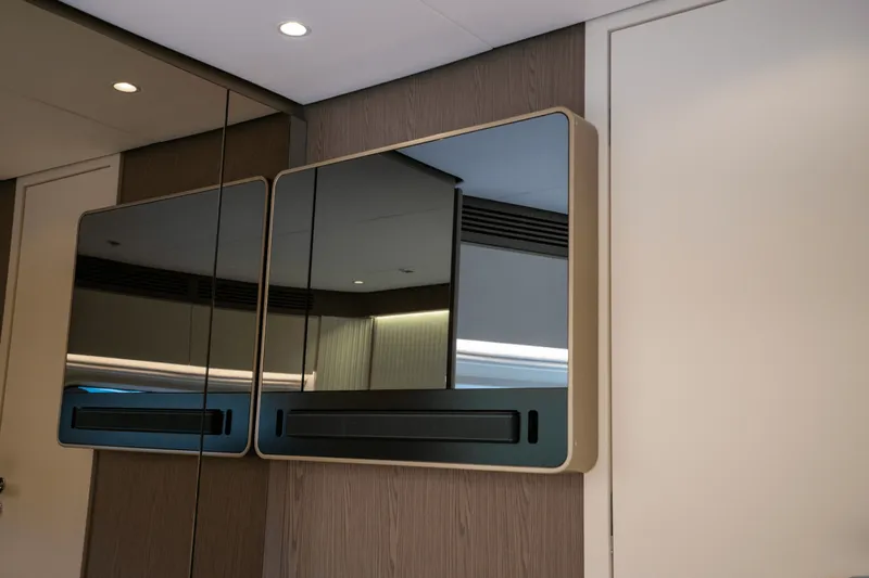 Slide: The Image of Azimut Magellano 60 2025 - 32