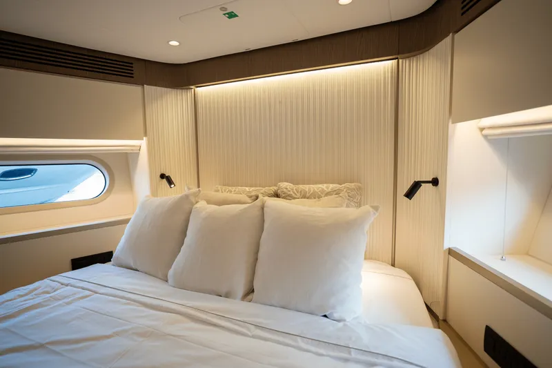 Slide: The Image of Azimut Magellano 60 2025 - 33