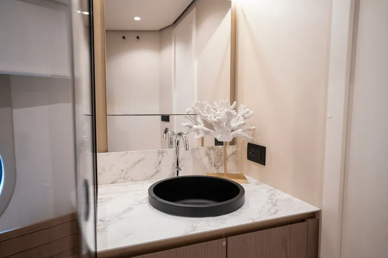 Slide: The Image of Azimut Magellano 60 2025 - 37