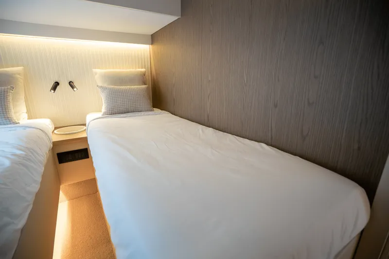 Slide: The Image of Azimut Magellano 60 2025 - 40