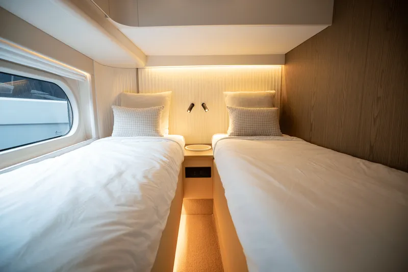 Slide: The Image of Azimut Magellano 60 2025 - 41