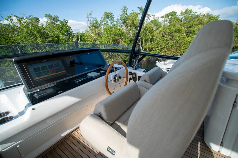 Slide: The Image of Azimut Magellano 60 2025 - 70