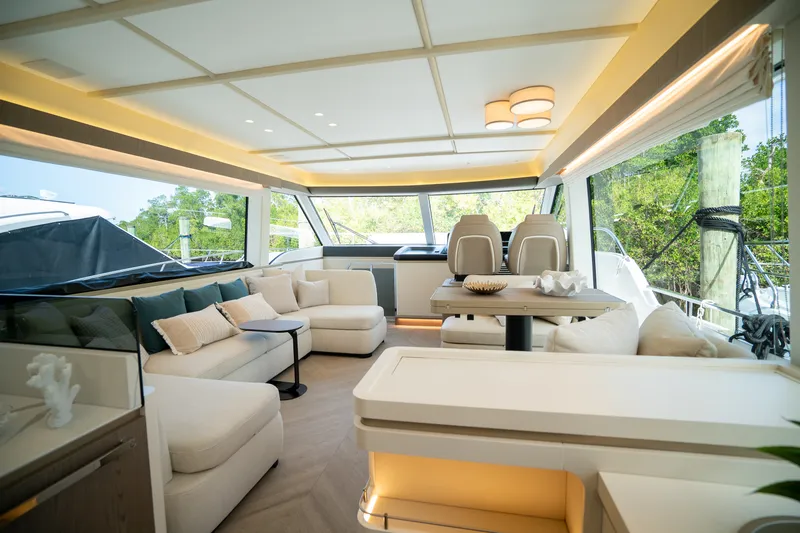 Slide: The Image of Azimut Magellano 60 2025 - 9