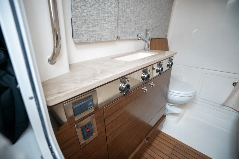 Slide: The Image of Boston Whaler 360 Outrage 2025 - 15