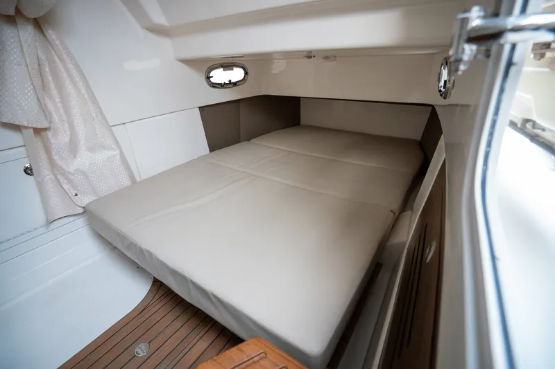 Slide: The Image of Boston Whaler 360 Outrage 2025 - 16