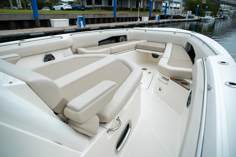 Slide: The Image of Boston Whaler 360 Outrage 2025 - 18
