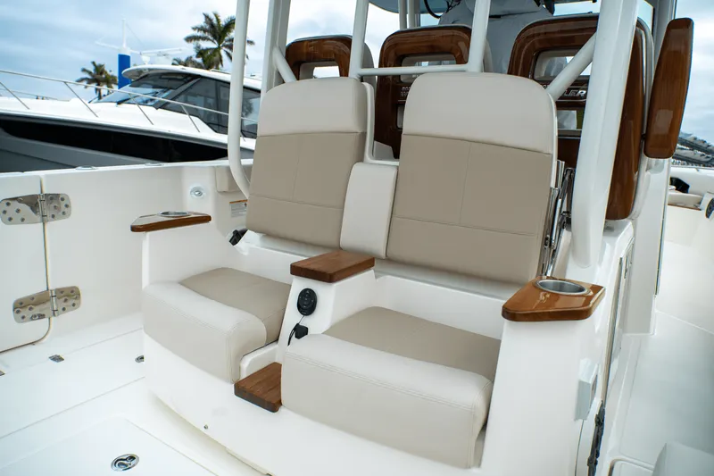 Slide: The Image of Boston Whaler 360 Outrage 2025 - 21