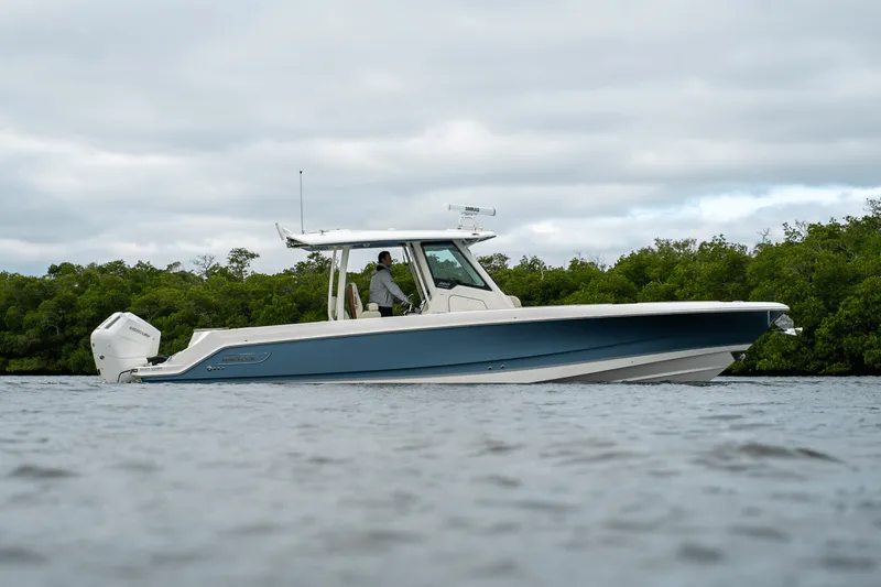 Slide: The Image of Boston Whaler 360 Outrage 2025 - 26