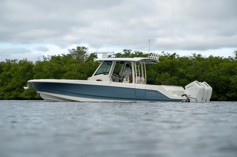 Slide: The Image of Boston Whaler 360 Outrage 2025 - 31